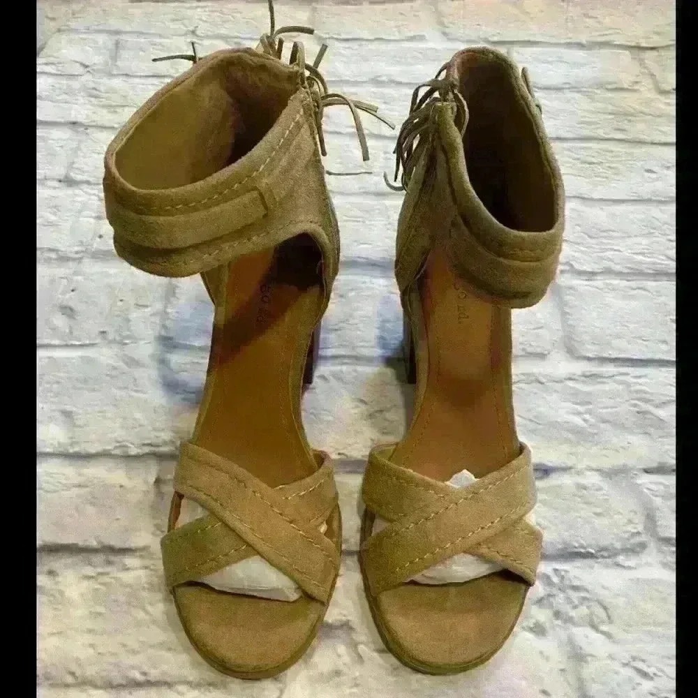 Indigo‎ Rd Womens Tan Suede Fringe Lace Up Block Heel Sandals Size 6.5